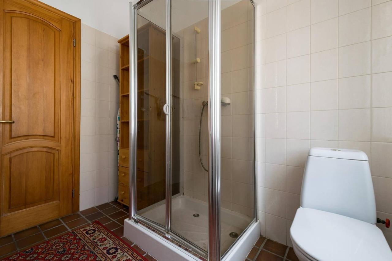 Guest House On Maksimova 9 アルマトイ エクステリア 写真